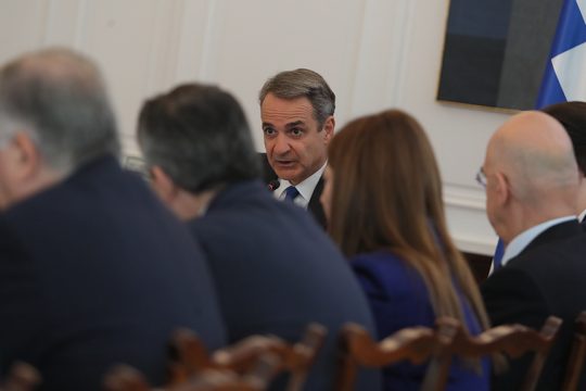 Δημοσκόπηση Pulse: Πτώση 1,5% της ΝΔ - Υψηλά ποσοστά επιρροής για Τσίπρα και Καρυστιανού